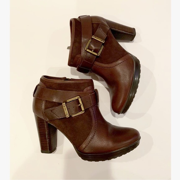 clarks leather ankle boots